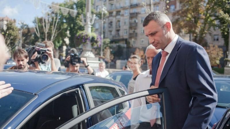 Столичні медики отримали від мера 100 автомобілів Ford Fiesta Столичні медики отримали від мера 100 автомобілів Ford Fiesta