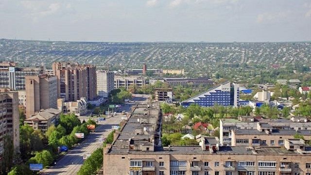 Життя в окупованому Луганську: драйв, горілка, армія... Життя в окупованому Луганську: драйв, горілка, армія...