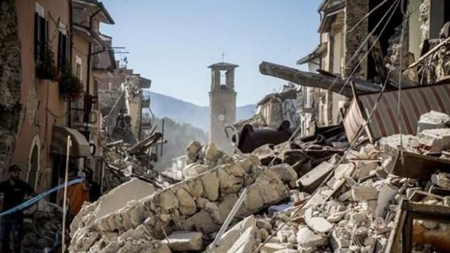 Італія після нищівного землетрусу: з’явилось відео з висоти пташиного польоту