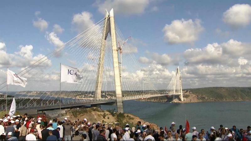 Найширший у світі підвісний міст з'явився в Стамбулі Найширший у світі підвісний міст з'явився в Стамбулі