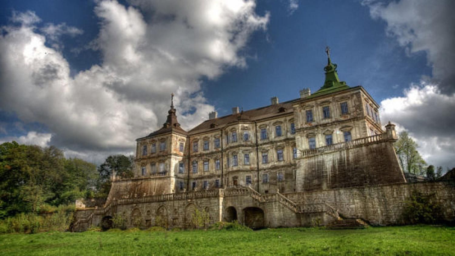 Подгорецкий замок – дворец, который сочетает красоту и мистику