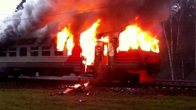 Во время движения загорелся поезд на Львовщине