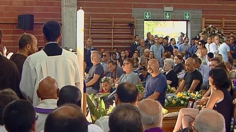 В Італії національний день жалоби за жертвами руйнівного землетрусу В Італії національний день жалоби за жертвами руйнівного землетрусу