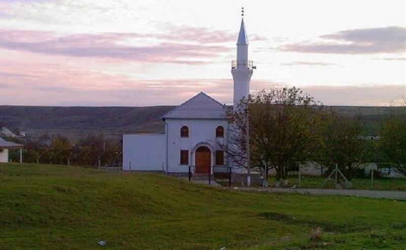 В мечеть в Крыму бросили бутылки с зажигательной смесью
