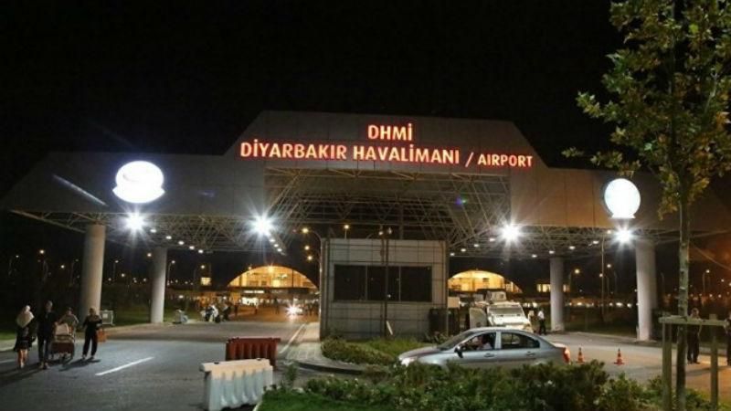 Серія потужних вибухів в Туреччині: невідомі обстріляли із ракет аеропорт Серія потужних вибухів в Туреччині: невідомі обстріляли із ракет аеропорт