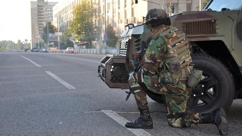 У Києві було чутно постріли та вибухи: з'явились фото, відео У Києві було чутно постріли та вибухи: з'явились фото, відео