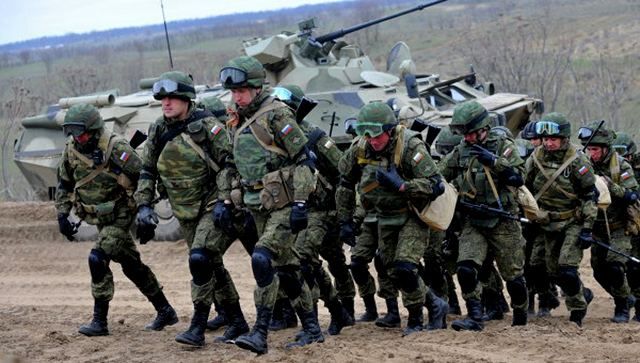 В разведке сообщили, сколько Россия стянула войск и техники к границе с Украиной