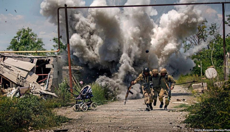 Міноборони звільнило волонтера через нашуміле фото з позицій сил АТО Міноборони звільнило волонтера через нашуміле фото з позицій сил АТО