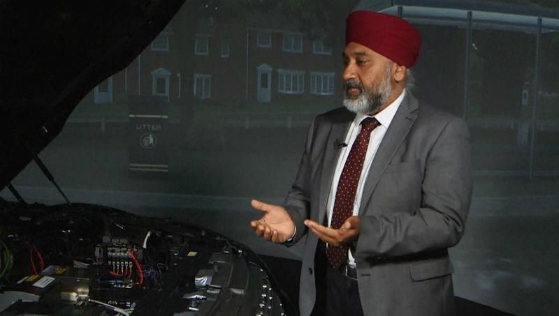 Вражаючий безпілотний автомобіль без двигуна Вражаючий безпілотний автомобіль без двигуна