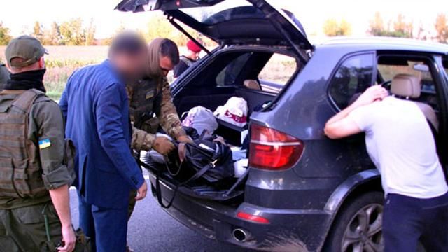 Стали известны подробности массового задержания на похоронах "вора в законе" Стали известны подробности массового задержания на похоронах "вора в законе"