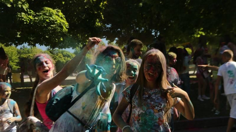 У Львові пройшов масштабний фестиваль фарб У Львові пройшов масштабний фестиваль фарб