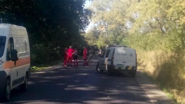 Під Львовом вибухнув джип: люди кажуть про автоматну чергу Під Львовом вибухнув джип: люди кажуть про автоматну чергу