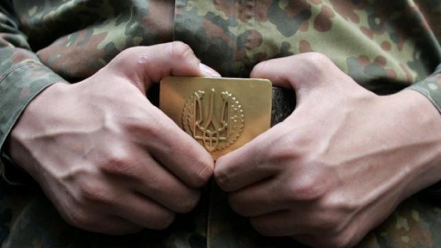 Солдат застрелил сослуживца, когда тот спал Солдат застрелил сослуживца, когда тот спал