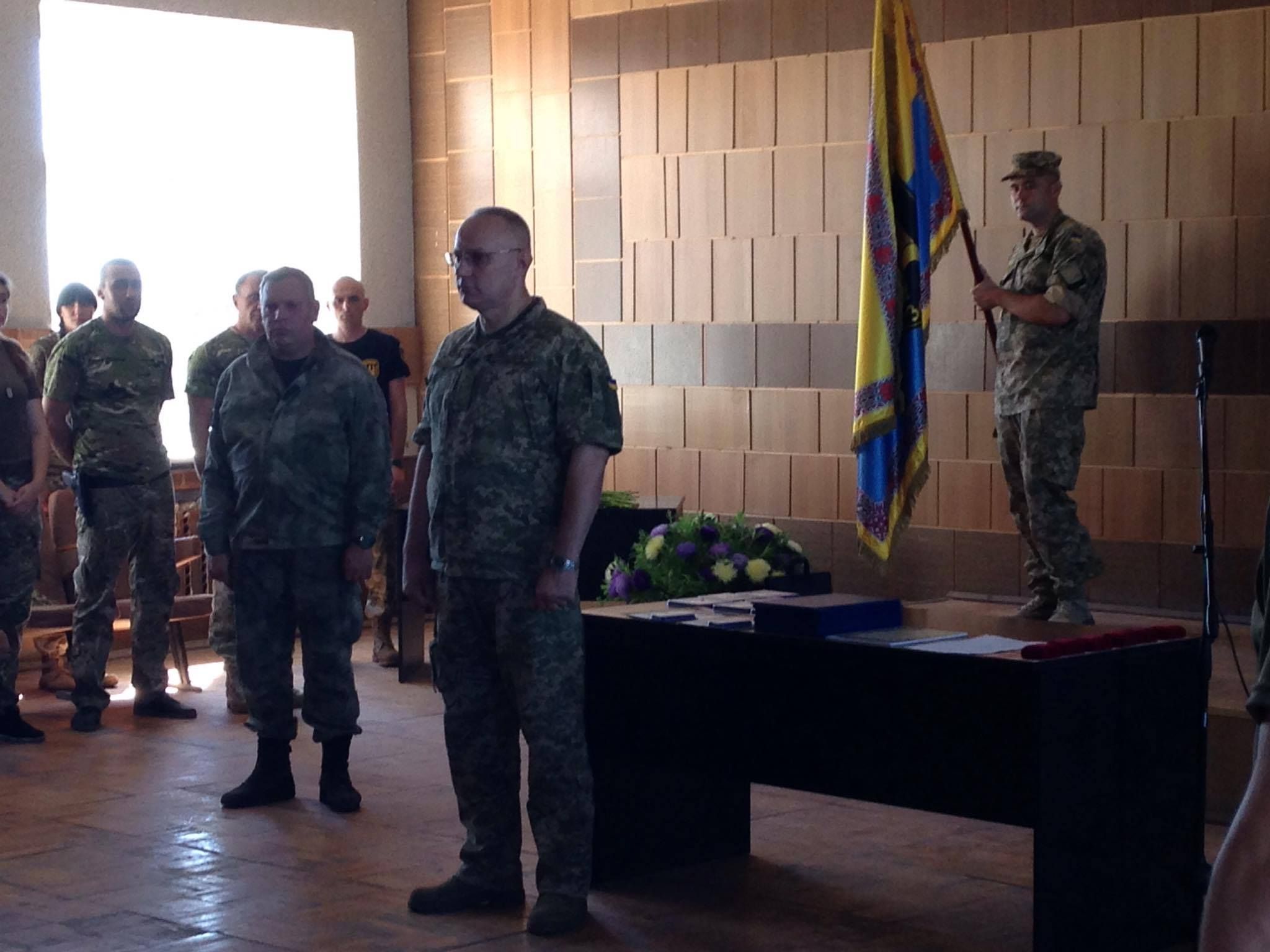 В горячей точке на передовой наградили бойцов В горячей точке на передовой наградили бойцов