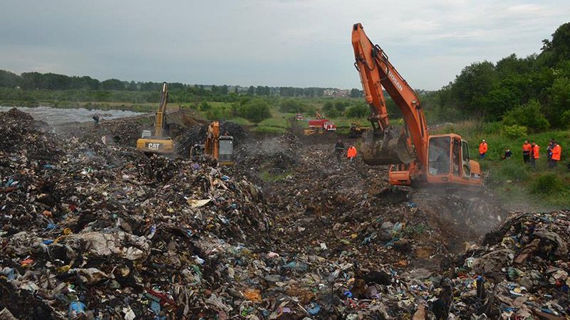 На скандальному сміттєзвалищі під Львовом припинили усі роботи На скандальному сміттєзвалищі під Львовом припинили усі роботи