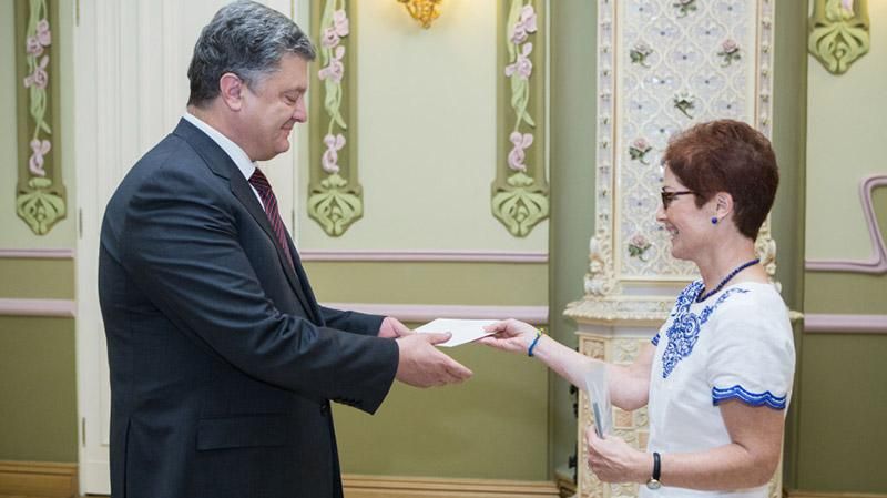 Новый посол США впервые встретилась с Порошенко Новый посол США впервые встретилась с Порошенко