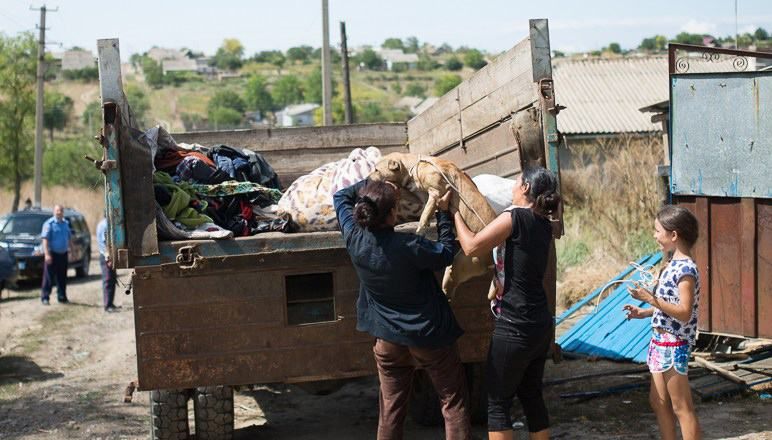 Сім'я ромів покинула скандальне село на Одещині: опубліковані фото
