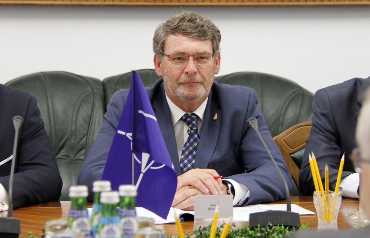 "Десант" НАТО приїхав в Україну для оцінки сил армії "Десант" НАТО приїхав в Україну для оцінки сил армії