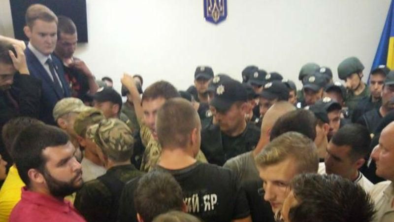 Суд у справі теракту під Радою: вже почались сутички