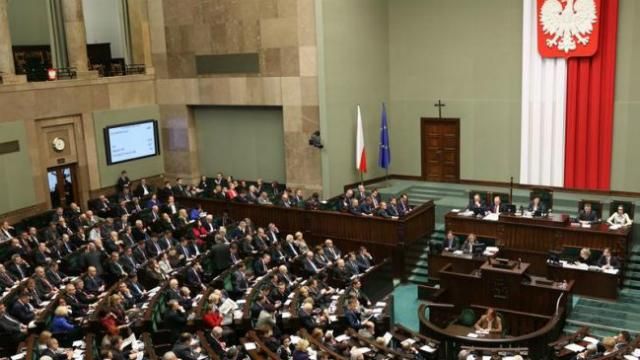 Известные украинцы призвали Раду отреагировать на скандальное решение Сейма (Документ) Известные украинцы призвали Раду отреагировать на скандальное решение Сейма (Документ)