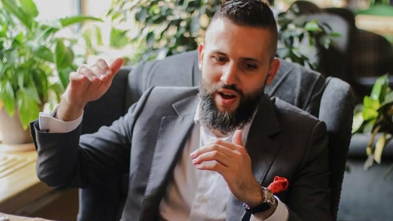 Заместитель Кубива хочет уволится и пожаловался на зарплату Заместитель Кубива хочет уволится и пожаловался на зарплату