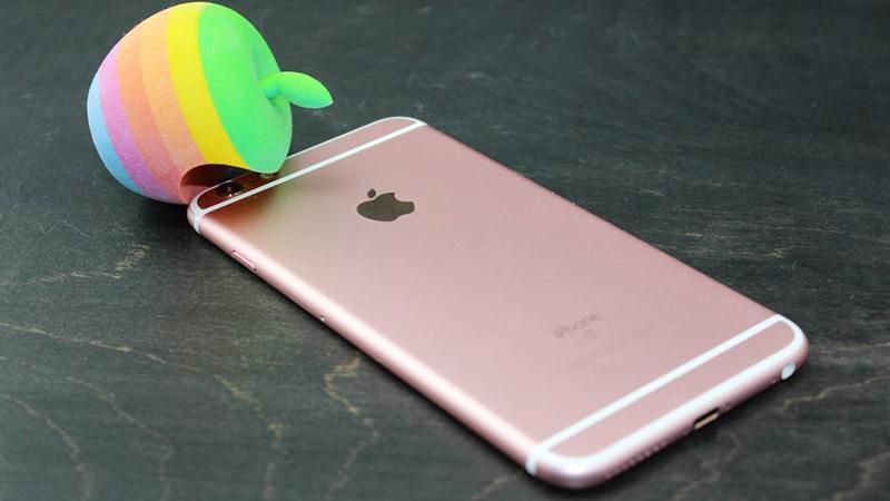 Стали известны цены новых iPhone
