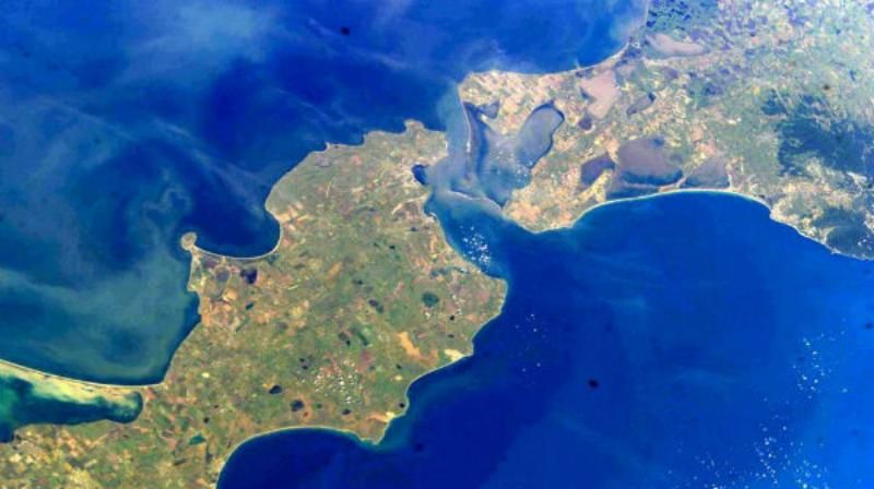 Армія РФ потренується блокувати Керченську протоку Армія РФ потренується блокувати Керченську протоку