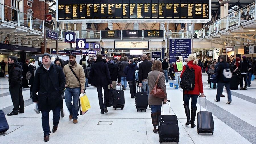 Скільки українців хоче переїхати жити закордон: вражаюча цифра Скільки українців хоче переїхати жити закордон: вражаюча цифра