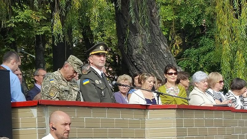 Вакарчук пришел на первый звонок в военный лицей: появились фото Вакарчук пришел на первый звонок в военный лицей: появились фото