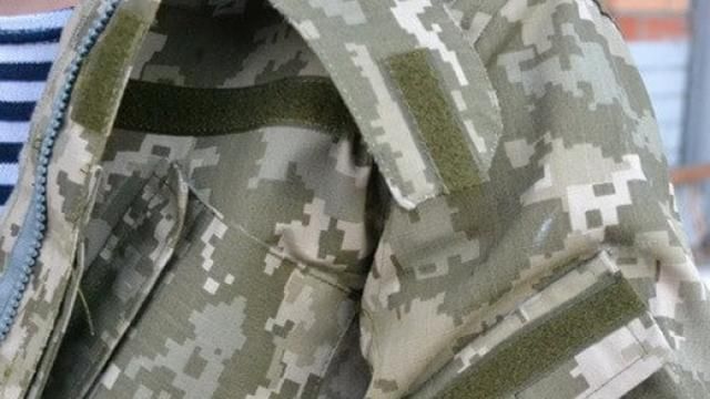 Боєць АТО провчив рома, який жебракував у військовій формі: з’явилося відео 