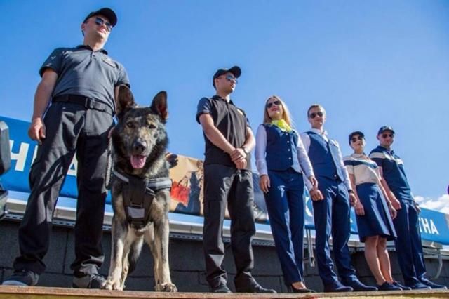 Українські митники отримали нову форму Українські митники отримали нову форму