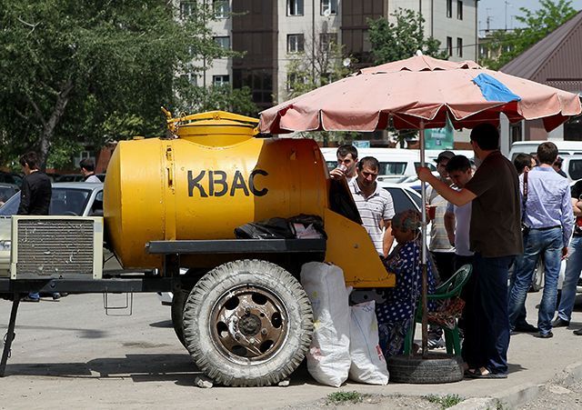 В Киеве чиновники продавали право торговать квасом