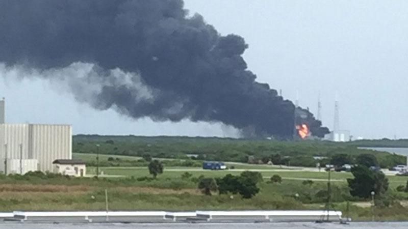 Новітня ракета SpaceX вибухнула перед стартом