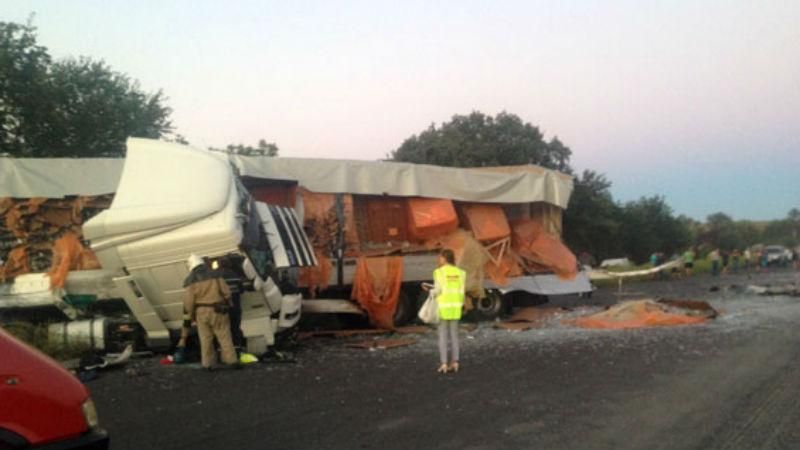 Одразу три вантажівки зіштовхнулись на Полтавщині: багато загиблих