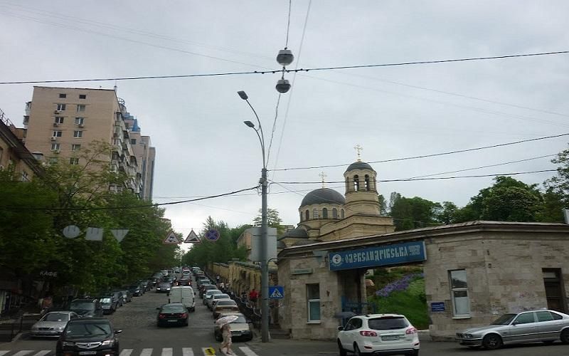 КГГА блокирует возвращение общине земли на территории Александровской больницы КГГА блокирует возвращение общине земли на территории Александровской больницы