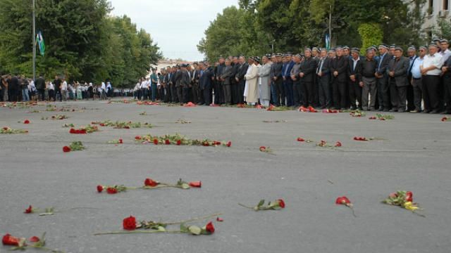 Стало відомо, кого Порошенко відправив на похорон Карімова