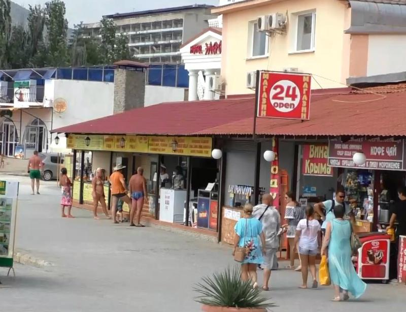 Как изменился ассортимент и питание на оккупированном полуострове