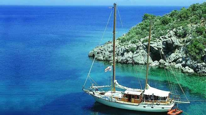 У берегов Анталии пошло на дно туристическое судно У берегов Анталии пошло на дно туристическое судно