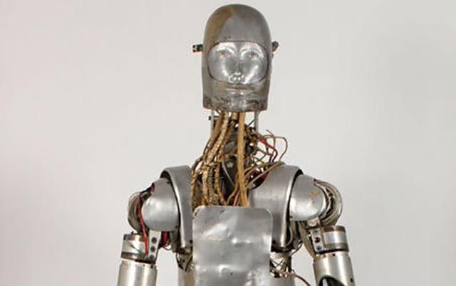 NASA продает на аукционе раритетного робота