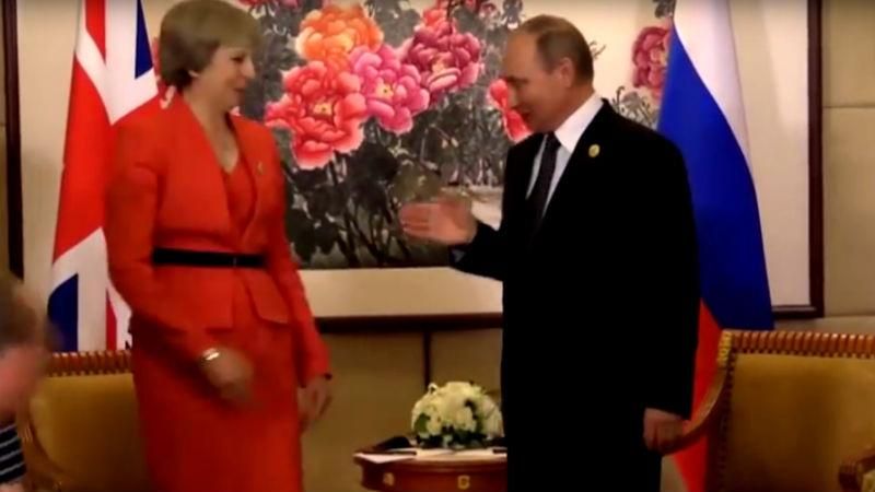 Прем’єр Британії забула потиснути руку Путіну – з’явилось курйозне відео