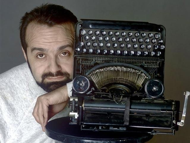 Путін у мирний час – лузер, тому йому потрібна війна, – письменник Путін у мирний час – лузер, тому йому потрібна війна, – письменник