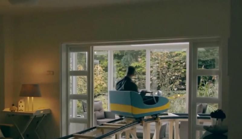 Маклер продает недвижимость так, что невозможно отказаться Маклер продает недвижимость так, что невозможно отказаться