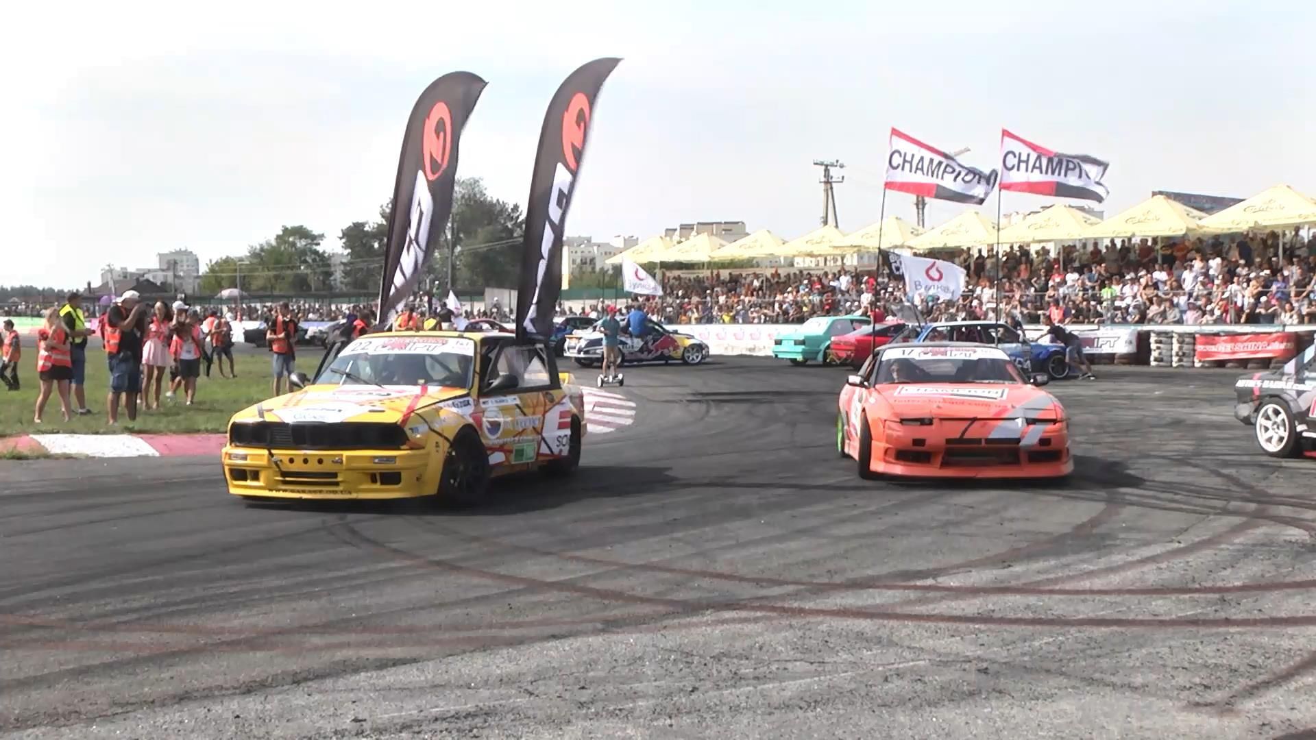 Дым из-под колес: как Киев принимал чемпионат Украины по дрифту Дым из-под колес: как Киев принимал чемпионат Украины по дрифту