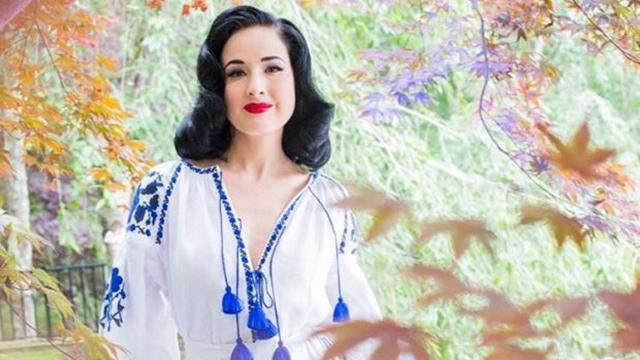 Американська зірка з'явилась на вечірці у вишиванці Американська зірка з'явилась на вечірці у вишиванці