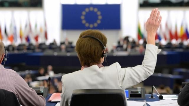 Стало відомо, коли Європарламент голосуватиме за безвіз для України Стало відомо, коли Європарламент голосуватиме за безвіз для України