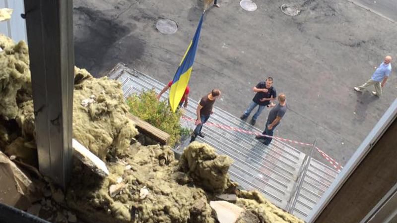 Черные стены и испорченная аппаратура: как выглядит "Интер" после пожара Черные стены и испорченная аппаратура: как выглядит "Интер" после пожара