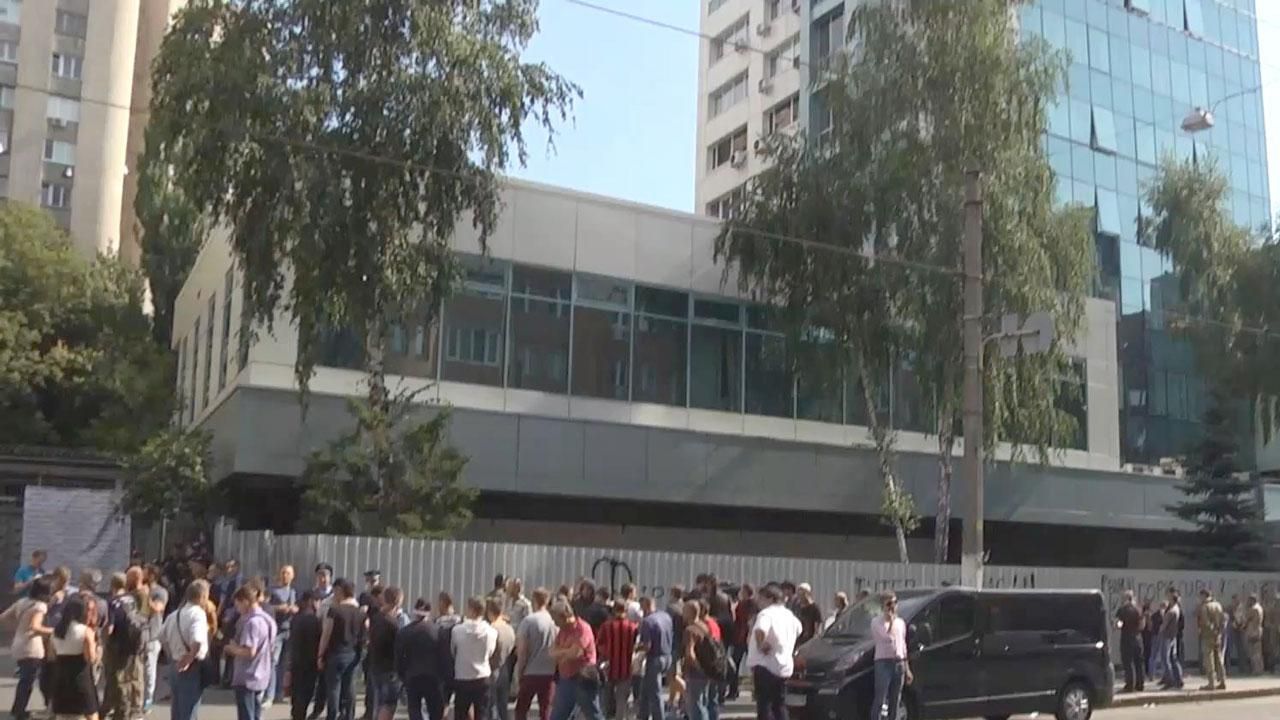 "Интер" в блокаде: активисты выдвинули требования "Интер" в блокаде: активисты выдвинули требования