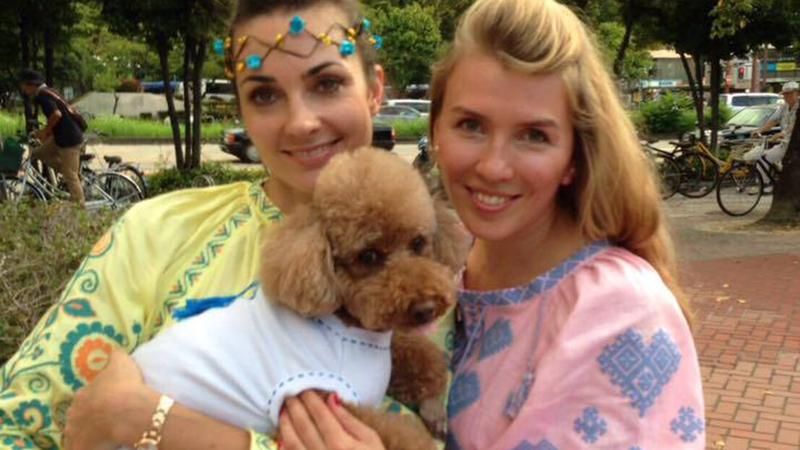 Украинцы устроили яркий марш вышиванок в Японии Украинцы устроили яркий марш вышиванок в Японии