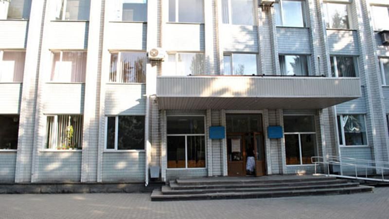 Граната вибухнула біля адмінбудівлі у Волновасі Граната вибухнула біля адмінбудівлі у Волновасі