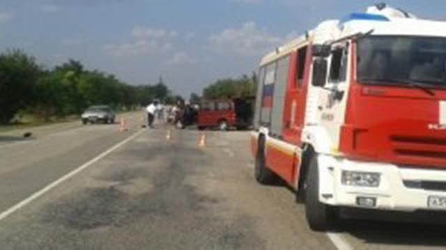 Українці постраждали в аварії в Криму, серед них діти Українці постраждали в аварії в Криму, серед них діти